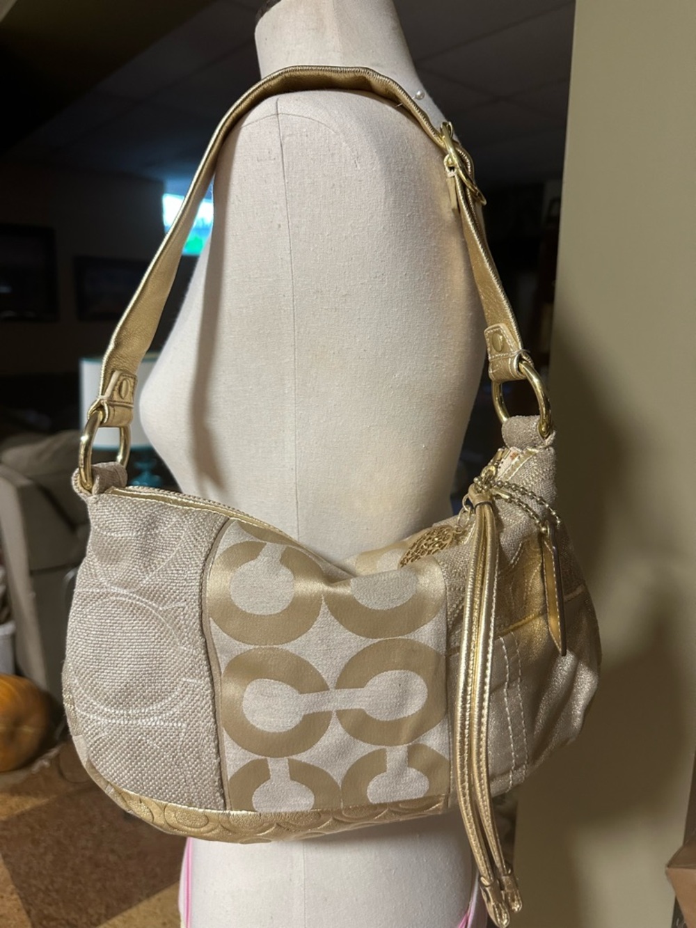 Vintage Coach Ali Pieced Small Hobo - Picture 5 of 5